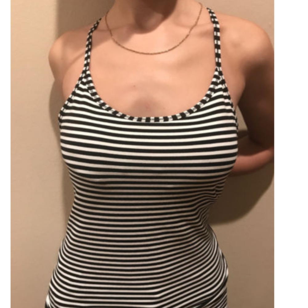 NEW  Nike Striped Dri Fit Workout Tank Top - Picture 2 of 6